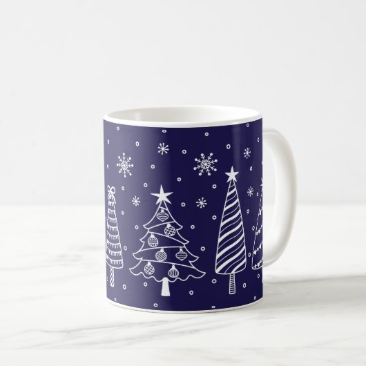 Christmas Trees in Snow Chalk Board Blue and White Kaffeetasse (VorderseiteRechts)
