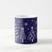 Christmas Trees in Snow Chalk Board Blue and White Kaffeetasse (Mittel)