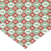 Christmas trees, snowflakes, stars, red, green kurzer tischläufer (Ecke)