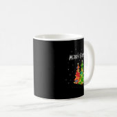 Christmas Trees Snowflakes Whimsical Fun Red T Shi Kaffeetasse (VorderseiteRechts)