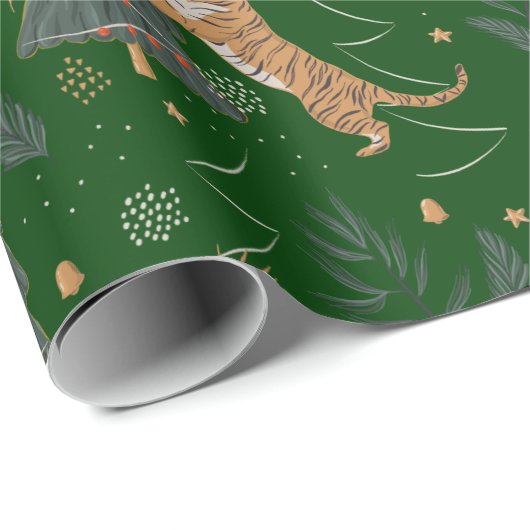 Christmas trees & tigers pattern Green background Geschenkpapier (Rolleneckpunkt)