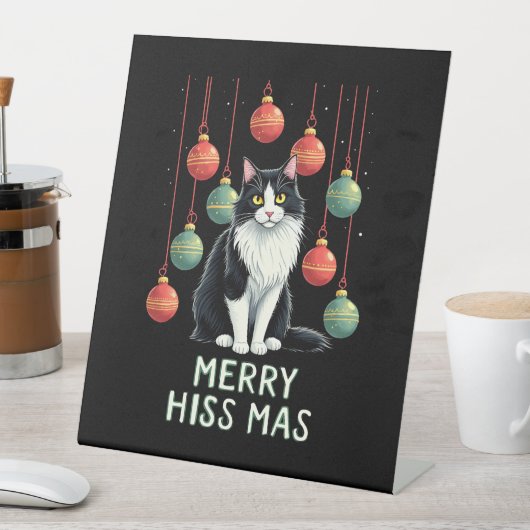 Christmas Tuxedo Cat with Holiday Decorations Merr Sockelschild (In Situ)