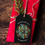 CHRISTMAS Typografie Homemade mit Liebe Geschenkanhänger<br><div class="desc">Hausgemacht mit Liebe personalisierte Geschenketiketten das Wort CHRISTMAS zwischen eleganten Blätter und Beeren auf schwarz mit Ihrem Namen in schicken weißen Schriften. PASSENDE Artikel in unserer Sammlung.</div>