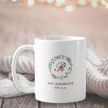 Christmas Winter Berry Wreath Family Name Monogram Kaffeetasse<br><div class="desc">Maßgeschneiderte Monogramm-Tasse für die Urlaubssaison mit festlichem Winterberry-Kranz mit personalisiertem Familiennamen Monogramm.</div>