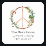 Christmas Wooden Peace-Sign-Adresse Quadratischer Aufkleber<br><div class="desc">Illustration des hölzernen Friedenszeichens mit botanischen Weihnachtsdesigns wie Heilige Beeren,  Immergrün und Misteloe. Personalisieren Sie Ihre Daten mit Name und Adresse.</div>