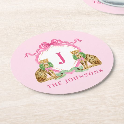 Christmas Wreath Leopard Crest Monogram Runder Pappuntersetzer (Angewinkelt)