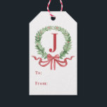 Christmas Wreath Monogram Geschenkanhänger<br><div class="desc">Dieses Weihnachtsgeschenk-Tag hat ein prächtiges,  großtausendjähriges Design mit einem Weihnachtskranz mit einem Monogramm Brief in der Mitte. Im Text steht "to: from:" Sie können mit Ihrem Initial personalisieren.</div>