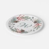 Christmas Wreath Pine Berry Snowflakes Monogram Pappteller (Schrägansicht)