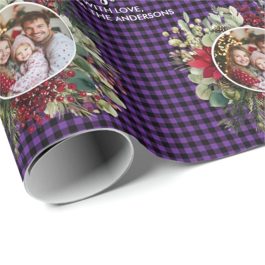 Christmas Wreath Plaids Family Photo Personalized Geschenkpapier (Rolleneckpunkt)