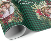 Christmas Wreath Plaids Family Photo Personalized Geschenkpapier (Rolleneckpunkt)