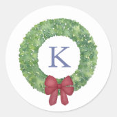 Christmas Wreath Red Ribbon Monogram Umschlag Aufk Runder Aufkleber (Vorderseite)
