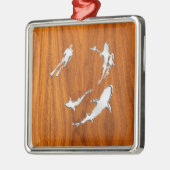 Chrom-Art-Taucher mit Haifischen auf Ornament Aus Metall (Links)