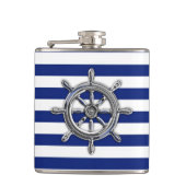 Chrom Nautical Wheel auf Navy Stripes Flachmann (Vorderseite)