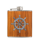 Chrom Nautical Wheel auf Teak Print Flachmann (Vorderseite)