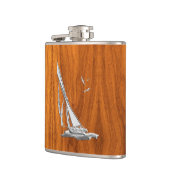 Chrom-Segelboot auf Teakholz-Druck Flachmann (Links)