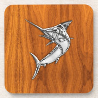 Chrom-Speerfisch auf Teakholz-Holz