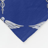Chrom wie Caduceus Medical Symbol auf Navy Blue Fleecedecke (Ecke)