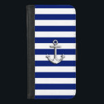 Chrome Anchor auf Nautical Navy Blue Stripes Print iPhone 8/7 Geldbeutel-Hülle<br><div class="desc">Ein Chrome Anchor Blick auf Nautical Navy Blue Stripes auf einem benutzerdefinierten Handy Gehäuse-Brieftasche. Einführung</div>