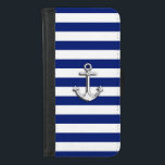 Chrome Anchor auf Nautical Navy Blue Stripes Print iPhone 8/7 Geldbeutel-Hülle<br><div class="desc">Ein Chrome Anchor Blick auf Nautical Navy Blue Stripes auf einem benutzerdefinierten Handy Gehäuse-Brieftasche. Einführung</div>