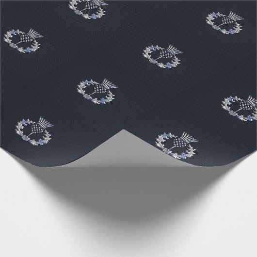 Chrome auf Carbon Fibre Print Scottish Thistle Geschenkpapier (Ecke)