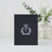 Chrome auf Carbon Fibre Print Scottish Thistle Postkarte (Stehend Vorderseite)