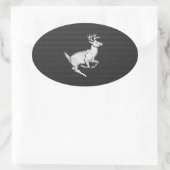 Chrome, der Hirsch auf Kohlenstofffaser-Dekor läuf Ovaler Aufkleber (Tasche)