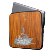 Chrome Fishing Boat on Teak Wood Grain Decor Laptopschutzhülle (Vorderseite Links)