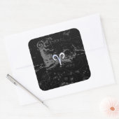 Chrome like Aries Zodiac Sign on Hevelius Black Quadratischer Aufkleber (Umschlag)