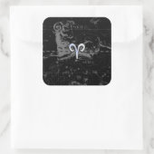 Chrome like Aries Zodiac Sign on Hevelius Black Quadratischer Aufkleber (Tasche)