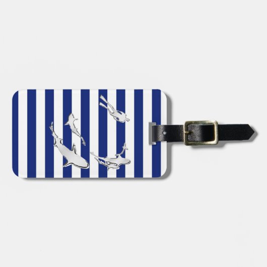 Chrome like Diver and Sharks on Nautical Stripes Gepäckanhänger (Vorderseite horizontal)