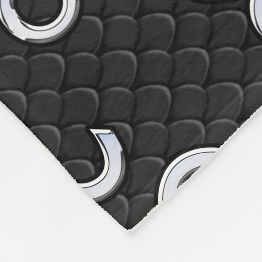 Chrome like Leo Zodiac Sign auf Schlange Skin Deko Fleecedecke (Ecke)