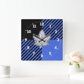 Chrome Like Maple Leaf auf Blue Buffalo Karo auf e Quadratische Wanduhr (Zuhause)