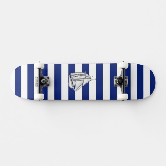 Chrome Like Sailboat auf nautischen Streifen Skateboard (Horizontal)
