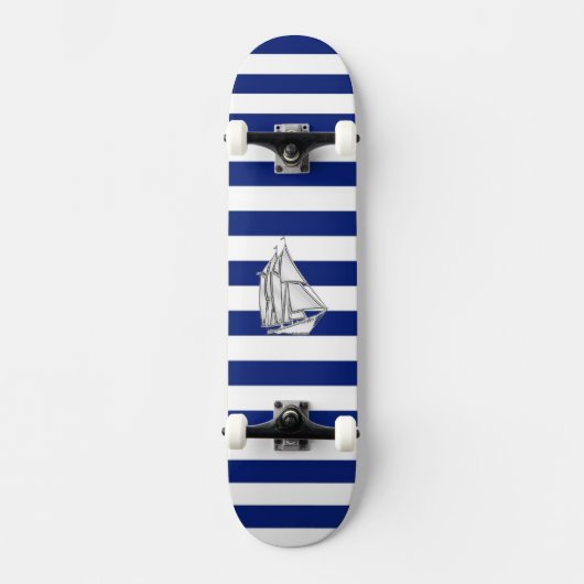 Chrome Like Sailboat auf nautischen Streifen Skateboard (Vorderseite)
