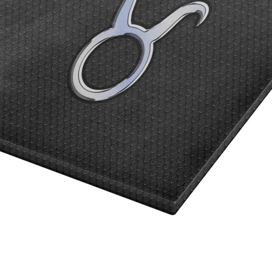 Chrome Like Taurus Zodiac Sign auf Black Snake Ski Schneidebrett (Ecke)