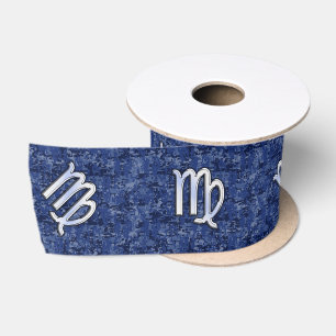 Chrome Like Virgo Zodiac Sign auf Blue Digital Cam Satinband