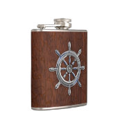 Chrome Nautical Wheel auf Nass Mahogany Print Flachmann (Rechts)