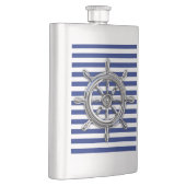 Chrome Nautical Wheel auf Navy Stripes Print Flachmann (Rechts)