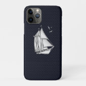 Chrome Sailboat auf Carbon Fibre Print Case-Mate iPhone Hülle (Rückseite)