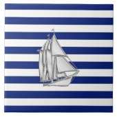 Chrome Sailboat auf nautischen Streifen Fliese (Vorderseite)