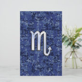 Chrome Scorpio Zodiac Sign on Navy Blue Camo Briefpapier (Stehend Vorderseite)