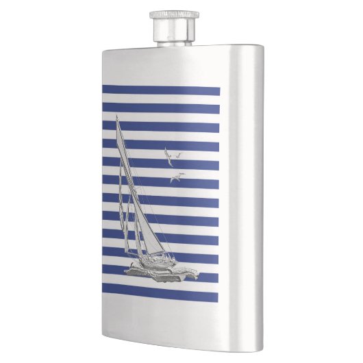 Chrome Segelboot auf Navy Stripes Print Flachmann (Links)