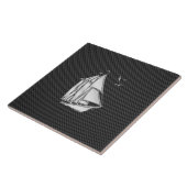 Chrome Silver like Sailboat on Carbon Fibre Fliese (Seite)