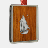 Chrome Silver wie Sailboat auf Teak Veneer Silbernes Ornament (Rechts)