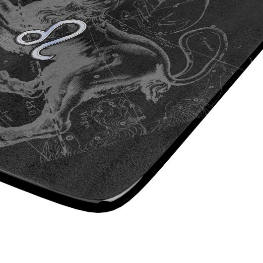 Chrome Style Leo Zodiac Sign auf Hevelius Schneidebrett (Ecke)