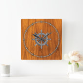 Chrome Style Nautical Wheel on Teak Veneer Quadratische Wanduhr (Zuhause)