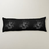 Chrome wie Taurus Zodiac-Zeichen auf Hevelius Seitenschläferkissen (Rückseite)