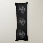 Chrome wie Taurus Zodiac-Zeichen auf Hevelius Seitenschläferkissen (Rückseite (Vertikal))