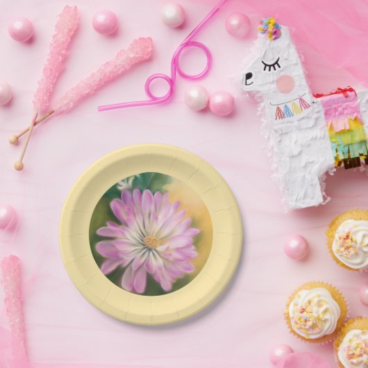Chrysanthemum Pink und Cream Floral Pastel Pappteller (Party)