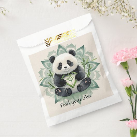 Chubby Panda sitzend in Lotus Pose Zen Geschenktütchen (Versiegelt)